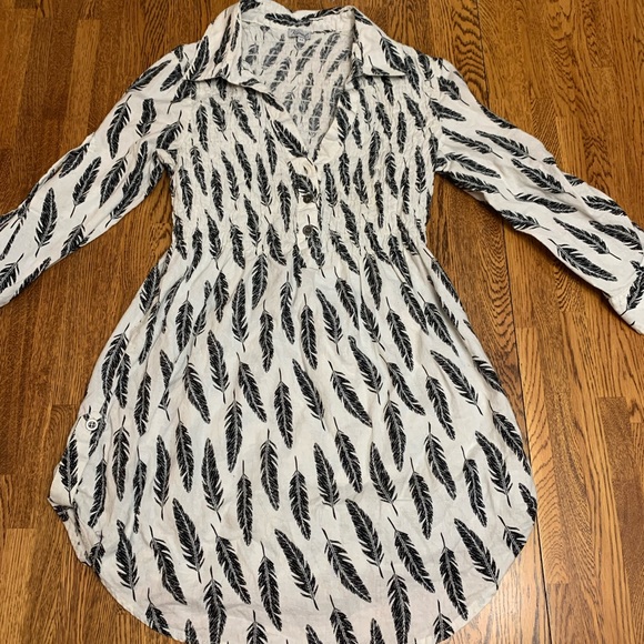 Kismet, SMALL, black and white, feathers - Picture 1 of 4